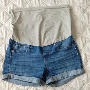 Maternity shorts